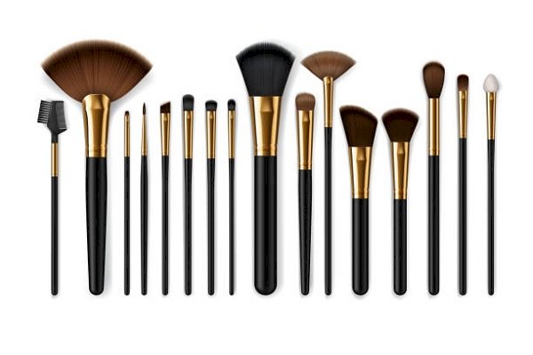 Beginners guide to eye makeup brushes