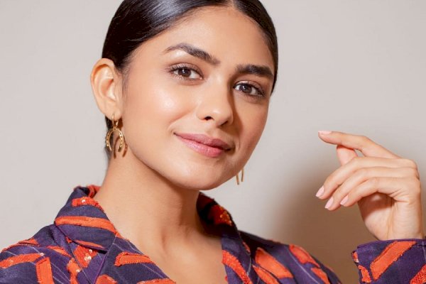 'Sita Ramam' pumps up Mrunal Thakur's social media following to 5.3 mn