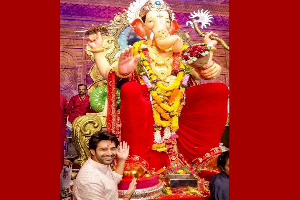 Kartik Aaryan: Thank you Bappa for making this a life changing year