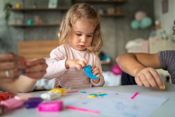 6 Benefits of playing with Play-Doh