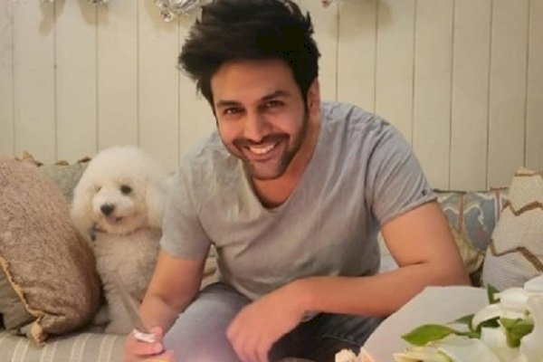 Kartik Aaryan shares birthday pics with family