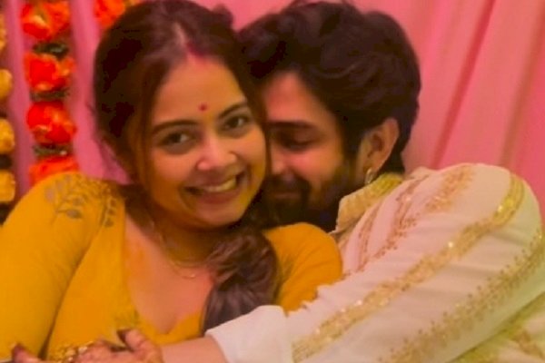 Vishal posts pic with Devoleena leaving fans guessing if they got married