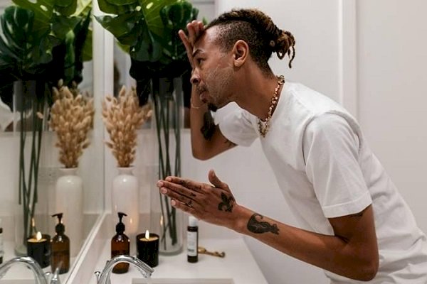 5 no-nonsense skincare tips for men on the go