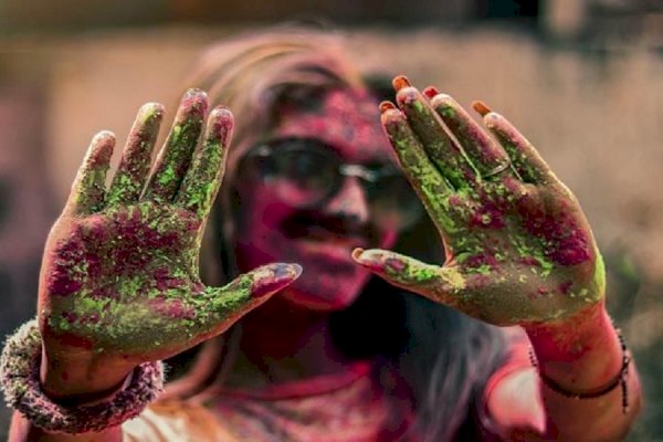 Protect your hair and skin this Holi