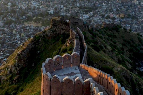 Rajasthan gives a nod to the tourist and hospitality industries