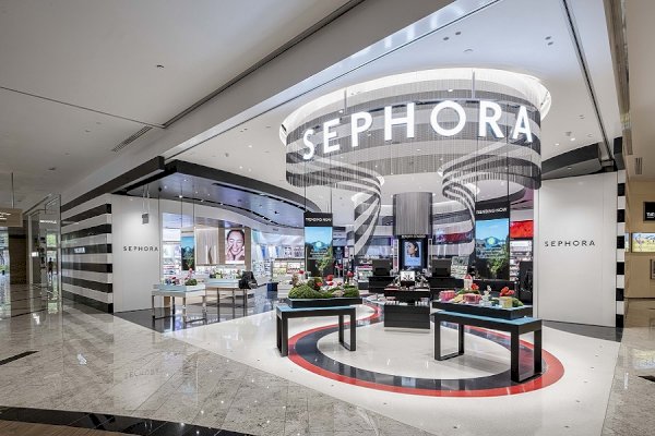 Sephora ties up with reliance retail venturas limited to Transform India`s Prestige Beauty Retail Segment