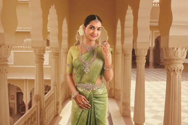 Celebrate India’s rich bridal traditions with Reliance Jewels’  Vivaham Collection