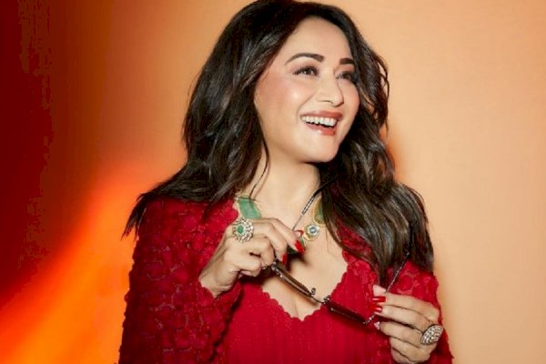 When Madhuri Dixit revealed about her goof-up incident