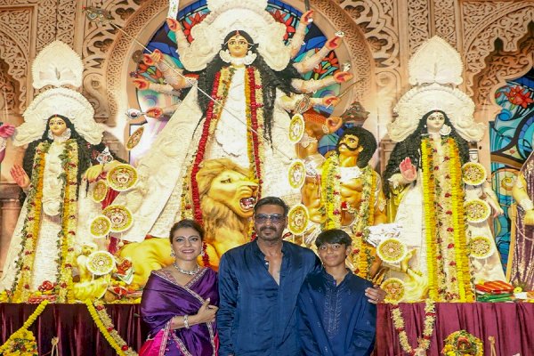 Nysa gives a miss, as Ajay, Kajol seek divine blessings from ‘Maa Durga’ with son Yug