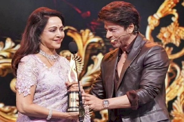 ‘Dream Girl’ Hema Malini thanks Shah Rukh Khan for this special award