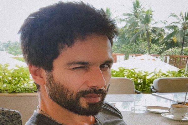 Shahid Kapoor winks at camera as he’s all ‘coffeefied’ and ‘Goafied’