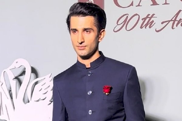 Sidhant Gupta brings back Nehru’s classic style with his iconic accessory