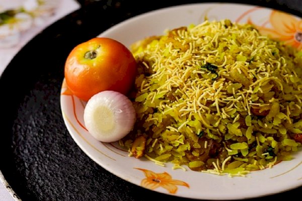 Classic Indian Poha: A Wholesome Breakfast Delight