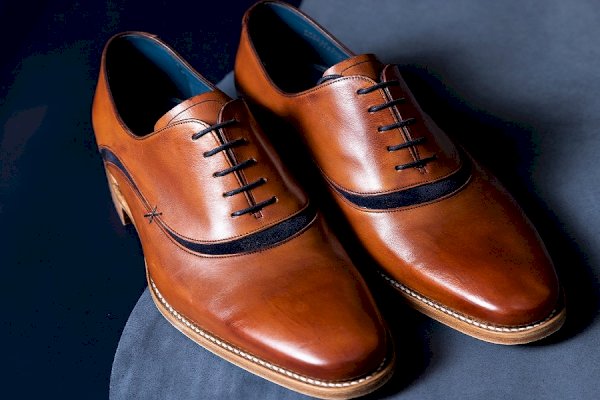 The Timeless Elegance of Oxford Shoes: A Leather Fashion Staple