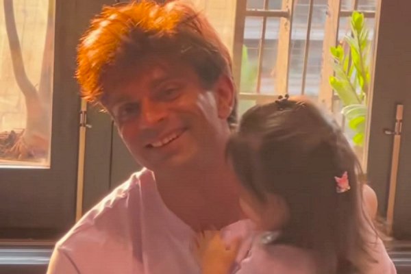 Bipasha shares an adorable father-daughter moment of Karan and Devi