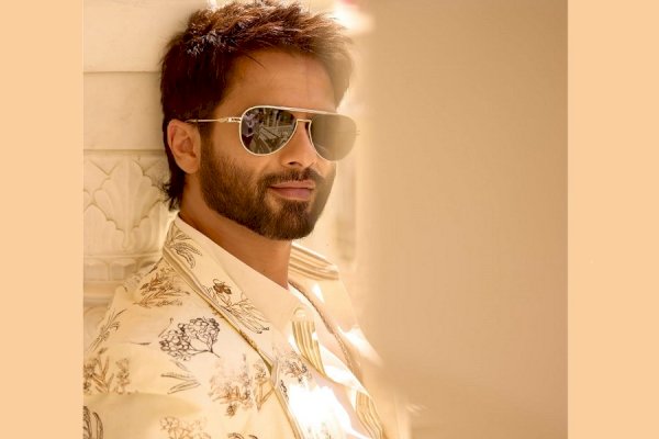 Shahid Kapoor playfully tags wife Mira, brother Ishaan as ‘fans’