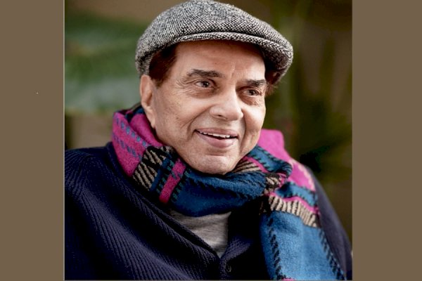 Dharmendra enjoys a ‘thrilling’ yacht ride as he takes the wheel