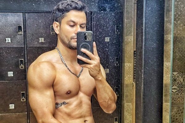 Kunal Kemmu flaunts chiselled body: Journey sure looks good