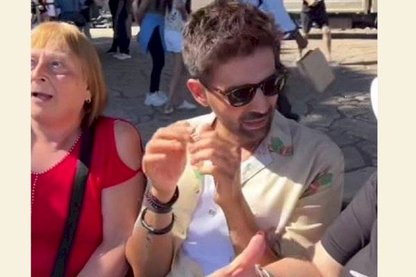 Kartik Aaryan plays Messi vs Ronaldo with Argentinean aunties