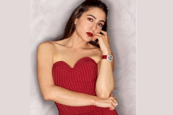 Sara Ali Khan, Aditya Roy Kapur gorge on idly, dosa in Bengaluru