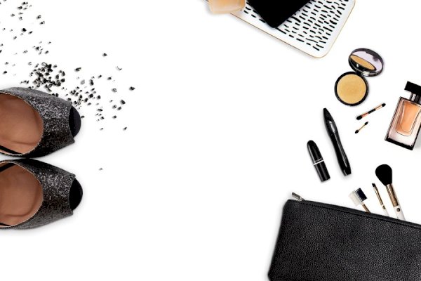 Effortless Glam: Beauty Essentials for a Chic Night Out
