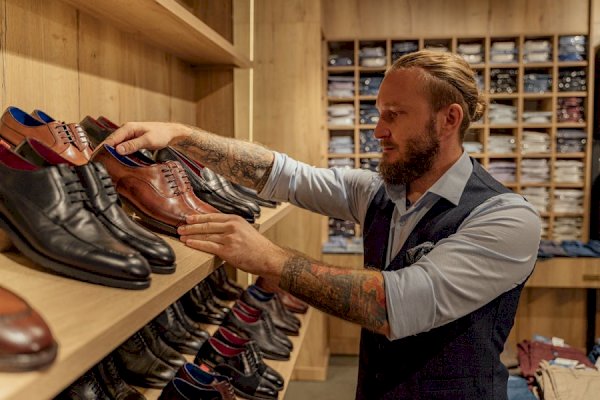 The Art of Men's Shopping: Crafting the Perfect Wardrobe, One Pair at a Time