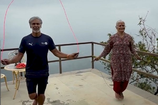 Milind Soman's mother does skipping every day even at 86
