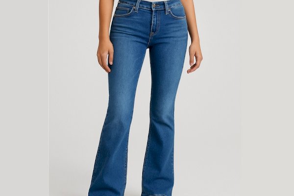 Bootcut Jeans: The Timeless Trend Making a Stylish Comeback