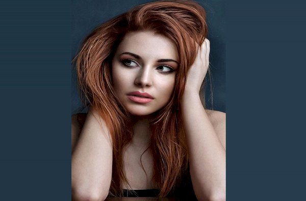 The Art of Effortless Beauty: Embracing Natural Confidence