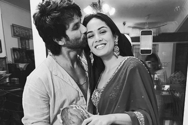 Mira Rajput says 'real dream is love' as she poses with hubby Shahid Kapoor in a romantic click