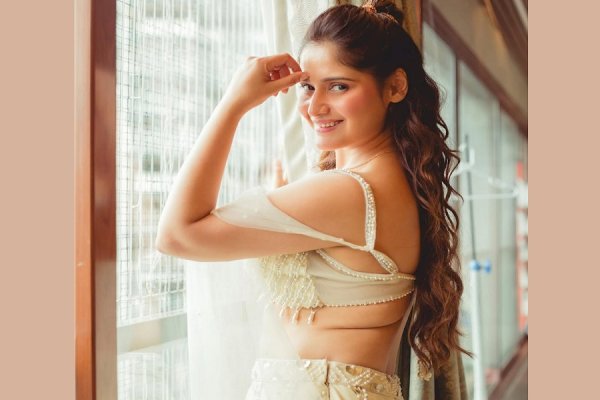 Arti Singh on missing her biological mother: 'For the first time, I am feeling you in me'