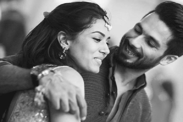 Mira Rajput shares a pic of reception card from her wedding with Shahid Kapoor 10 years ago