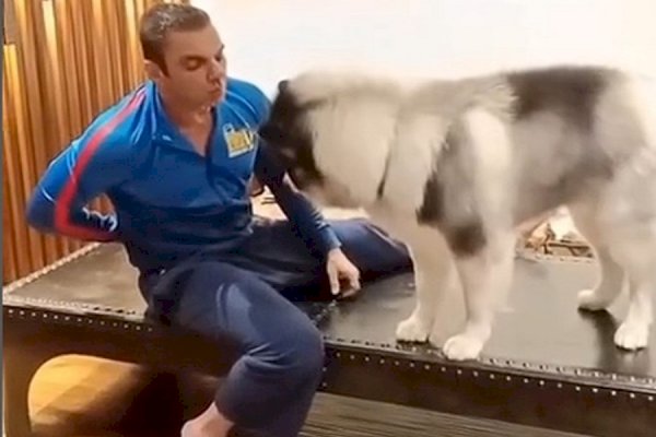 Sohail Khan enjoys his breakfast with his pet son Thor