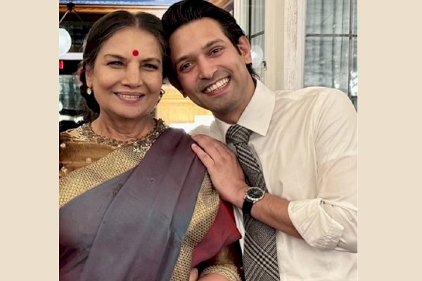 Shabana Azmi shares a heartwarming moment with Vikrant Massey