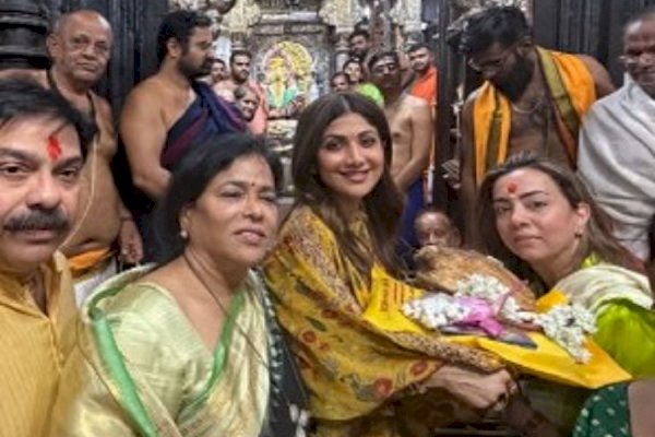Shilpa Shetty feels 'blessed' after visiting the holy shrine of Goddess Lakshmi in Kolhapur
