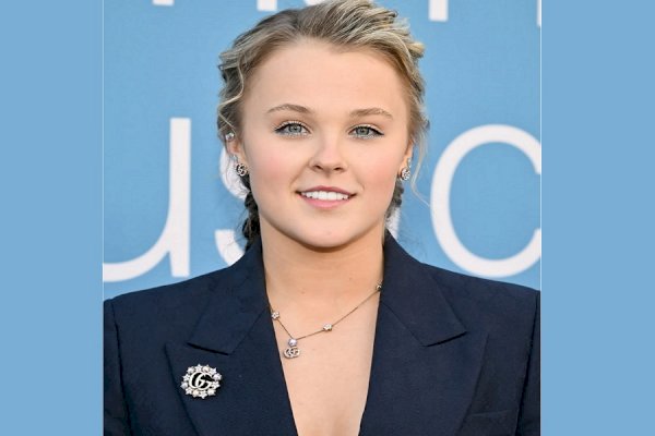 JoJo Siwa to propose to Chris Hughes