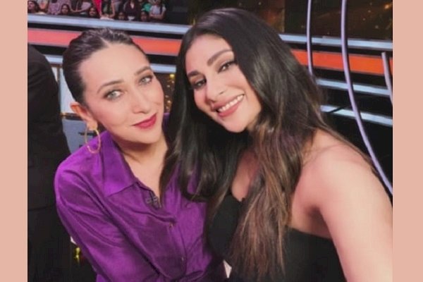 Mouni Roy has a fangirl moment as she shares stage with Karisma Kapoor: 'My Rachel, Monica....'