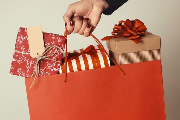 Shopping for Gifts: Creative Ideas