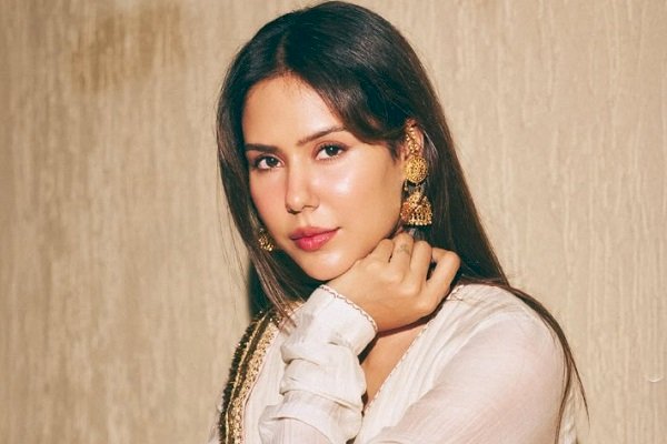 Sonam Bajwa’s midnight ‘sunglass haul’ turns into chaos: Who asked me to do this?