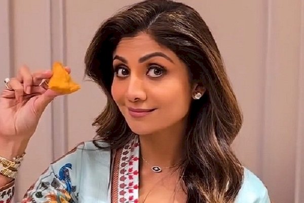 Shilpa Shetty's Sunday binge is all about Samosa love
