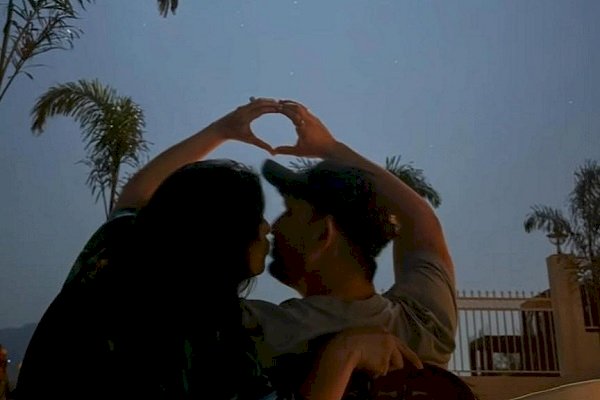 Arjun Bijlani, Neha Swami share a romantic lip lock at their new dream house