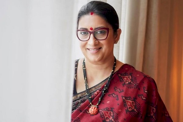 Smriti Irani devours a tray of authentic Bengali sweets