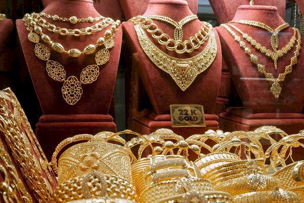 Gold Jewelry Buying Guide for Beginners