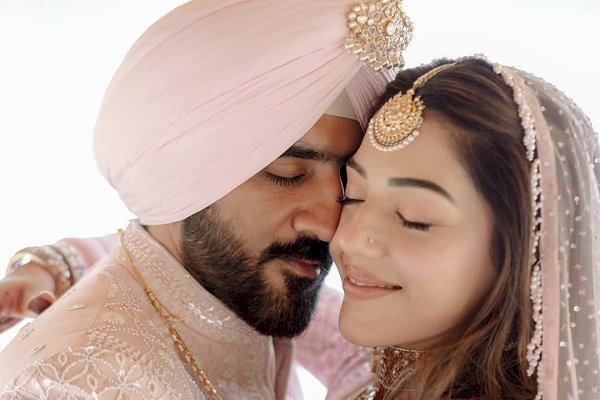 Mehreen Pirzadaa makes for a beautiful bride as she finally takes the plunge