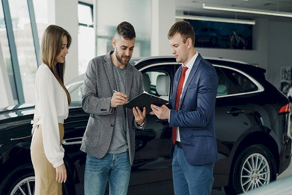 Best Time to Buy Your First Car (Complete Guide)