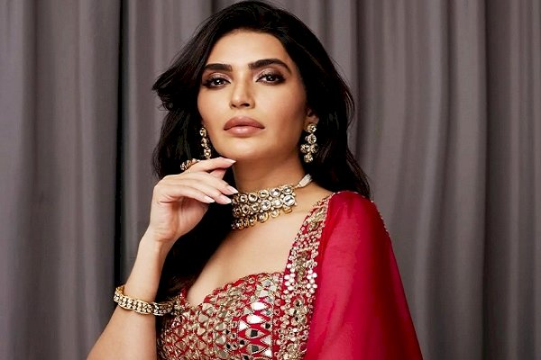 Karishma Tanna says ‘walking’ helps her during pregnancy, urges ‘mamas to be’ to not ‘completely stop moving’