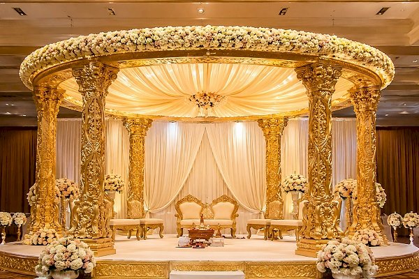 Gold Royal Mandap Ideas for a Luxurious Wedding