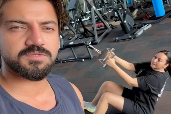 Sonakshi Sinha gets stuck in the middle of her workout, thanks to husband Zaheer Iqbal