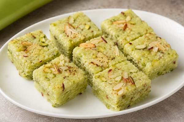 A wonderful combination of health and taste, 'Lauki Kalakand', make this special summer sweet at home.