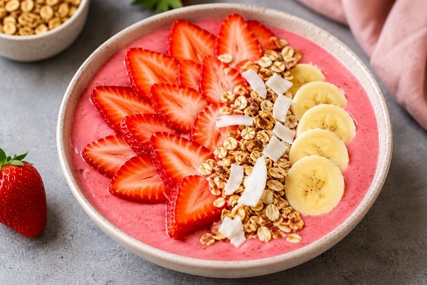 Strawberry Smoothie Bowl: A Refreshing and Nutritious Breakfast Delight